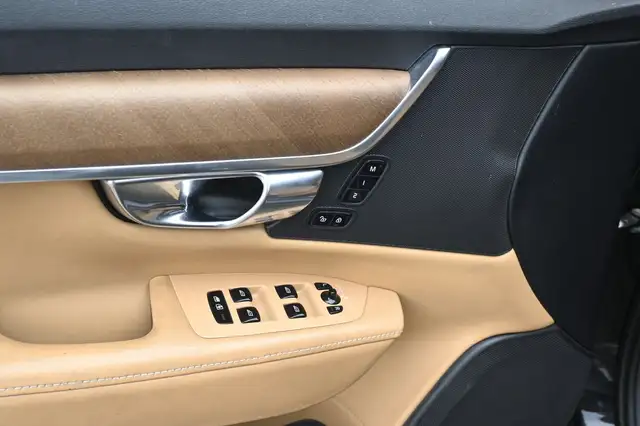 Volvo V90 view 2