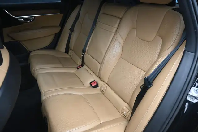 Volvo V90 view 5