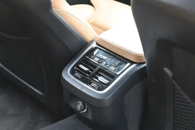 Volvo V90 view 10