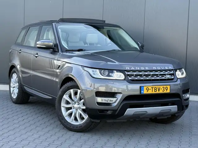 Land Rover Range Rover Sport view 2