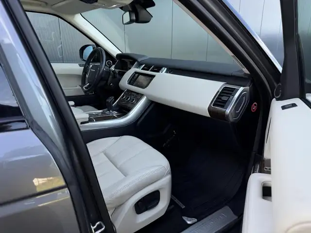 Land Rover Range Rover Sport view 17