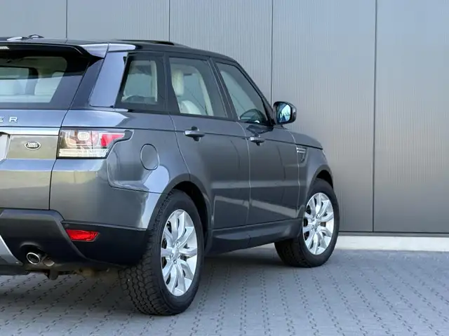 Land Rover Range Rover Sport view 5