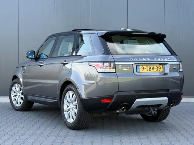 Land Rover Range Rover Sport view 3