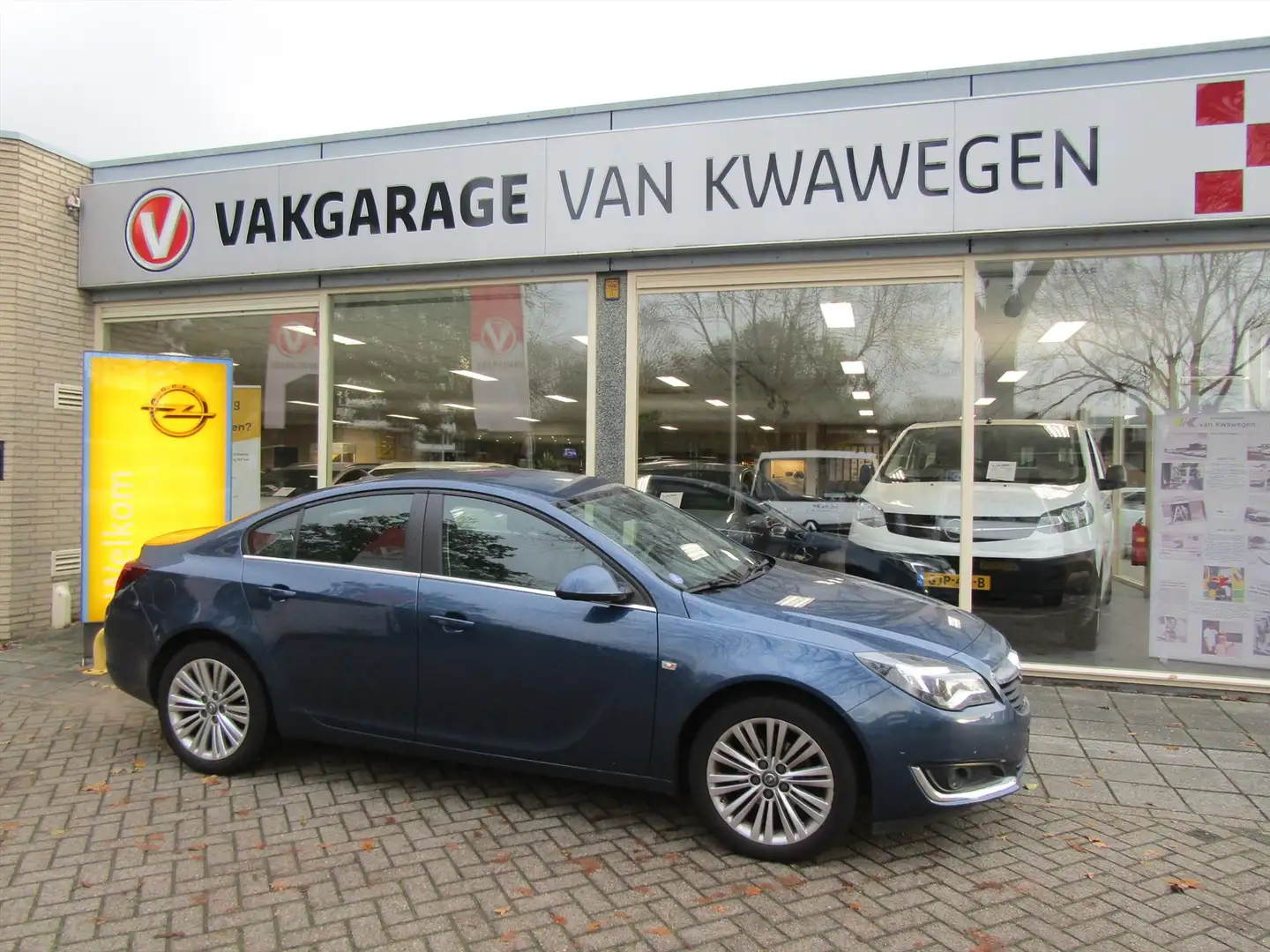Opel Insignia 1.6 Turbo 170pk Aut 4D Business+ Bleu - 1