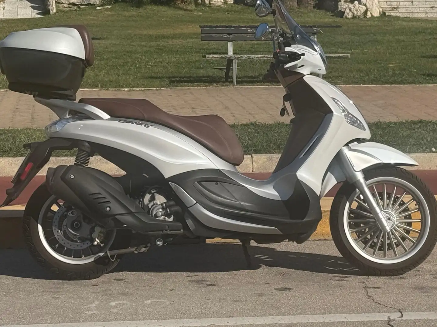 Piaggio Beverly 300 Alb - 2