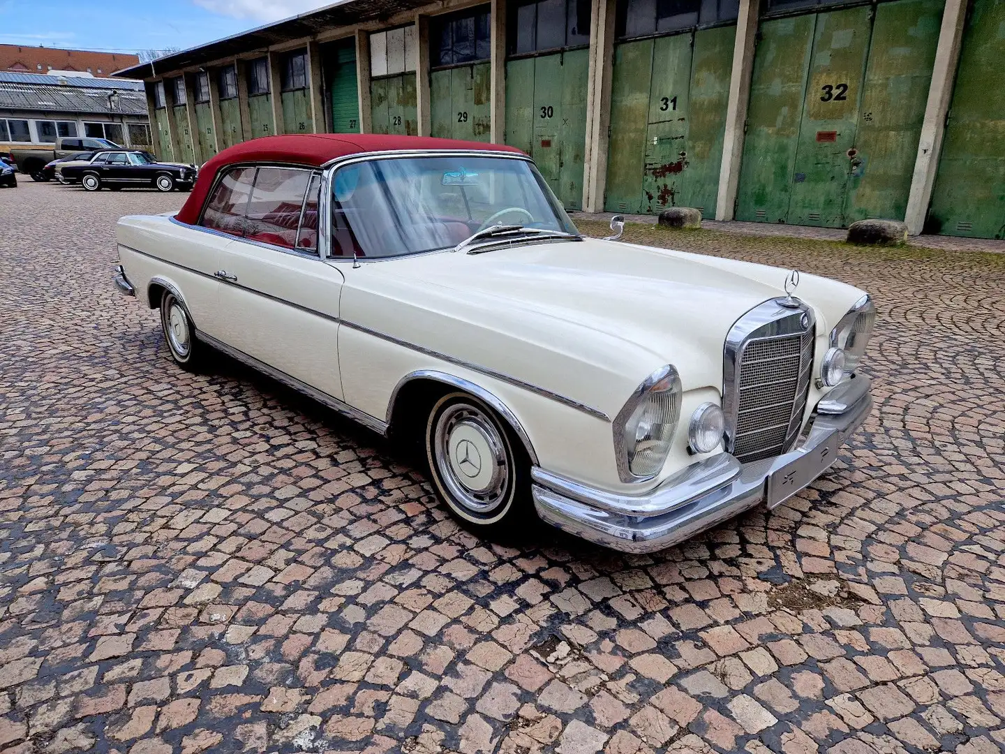 Mercedes-Benz 300 SE Cabriolet Alb - 2