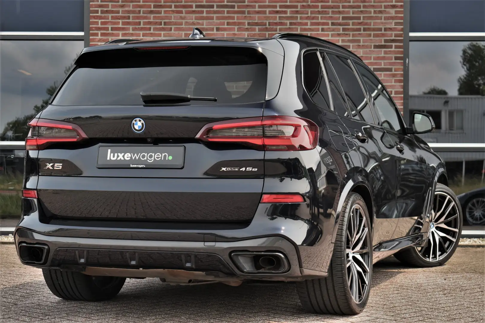 BMW X5 xDrive45e M-Sport Pano M-zetel Trekh Nightv Soft-c Noir - 2