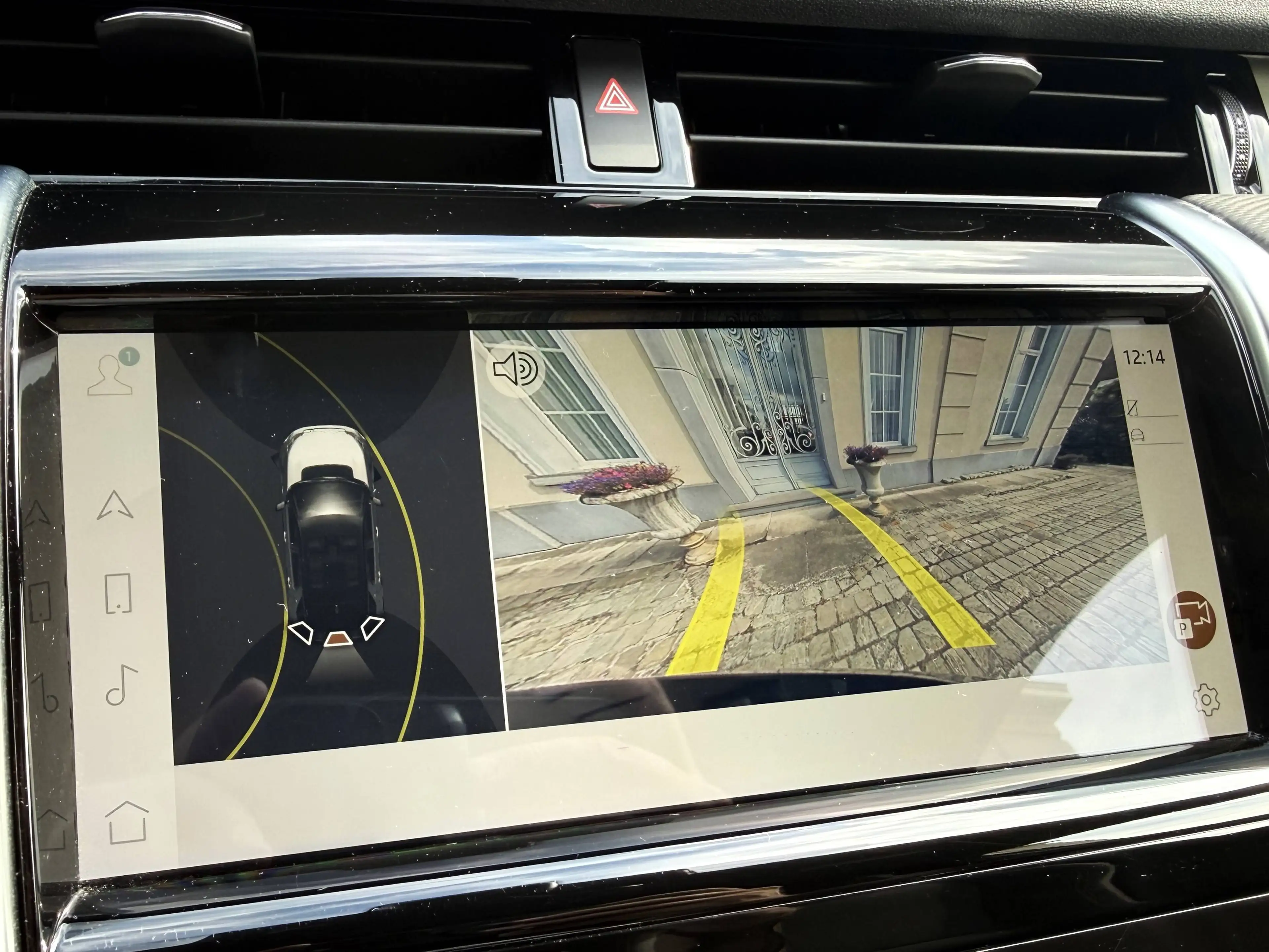 Land Rover Discovery Sport PHEV 1.5 Turbo 4WD P300e R-Dynamic — photo 10