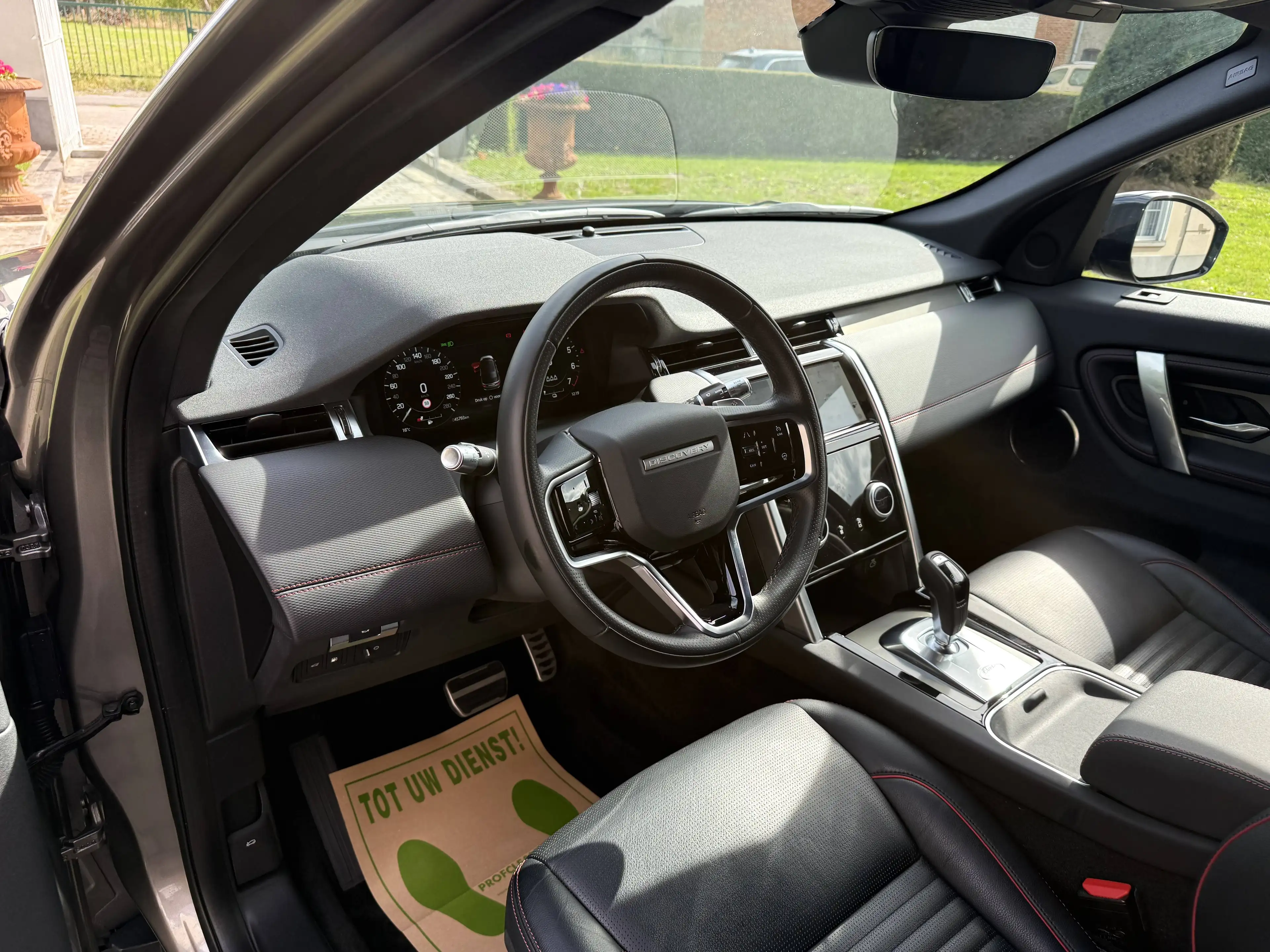 Land Rover Discovery Sport PHEV 1.5 Turbo 4WD P300e R-Dynamic — photo 9