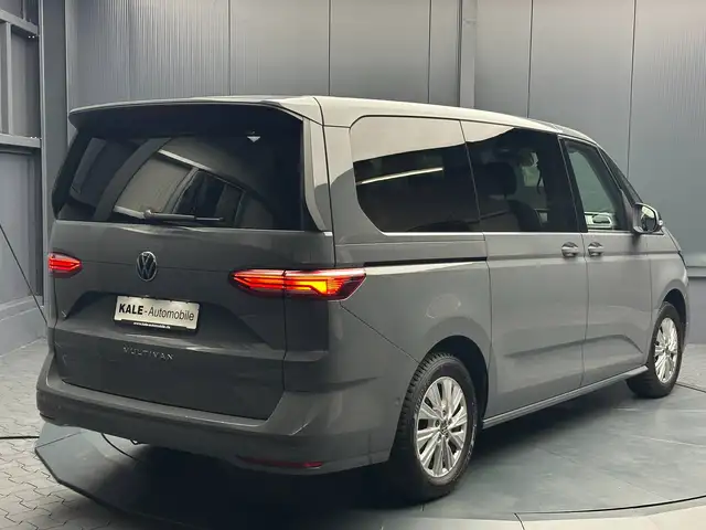Volkswagen Multivan view 5