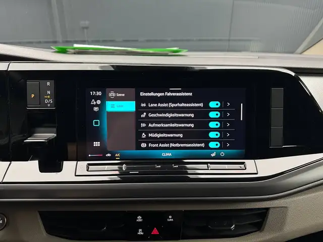 Volkswagen Multivan view 21