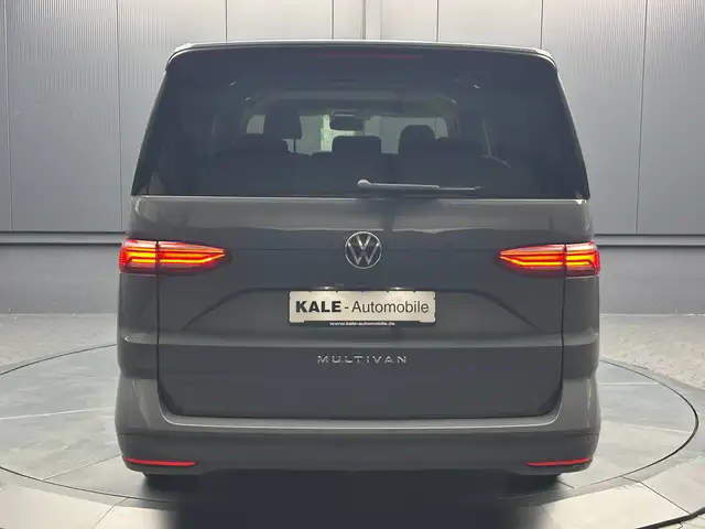 Volkswagen Multivan view 4