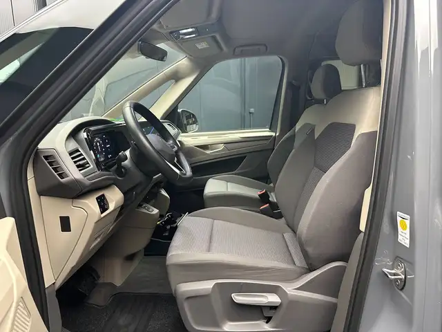 Volkswagen Multivan view 14