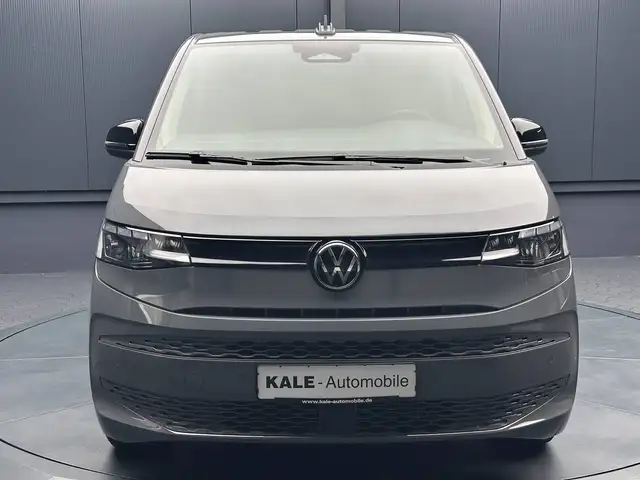 Volkswagen Multivan view 8