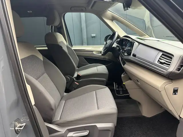 Volkswagen Multivan view 10