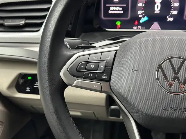 Volkswagen Multivan view 17