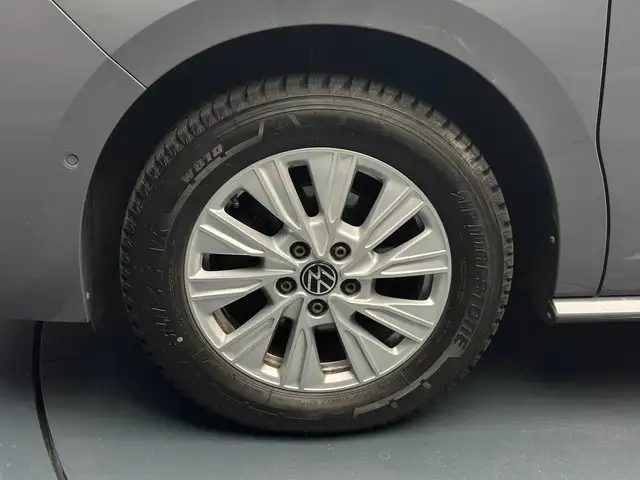 Volkswagen Multivan view 9