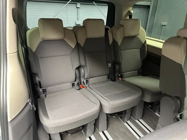 Volkswagen Multivan view 25