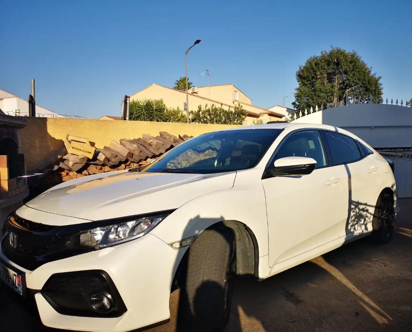 Honda Civic 1.0 i-VTEC 129 Exclusive Blanc - 1