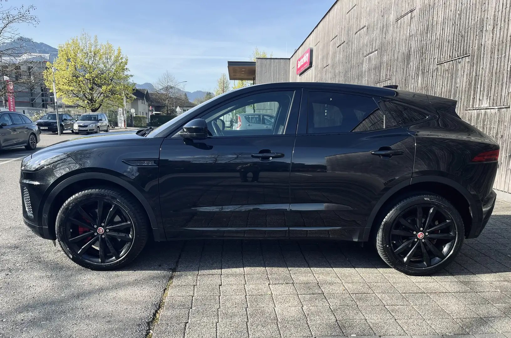 Jaguar E-Pace 2.0DI4 D150 R-Dynamic SE AWD Aut. - 1