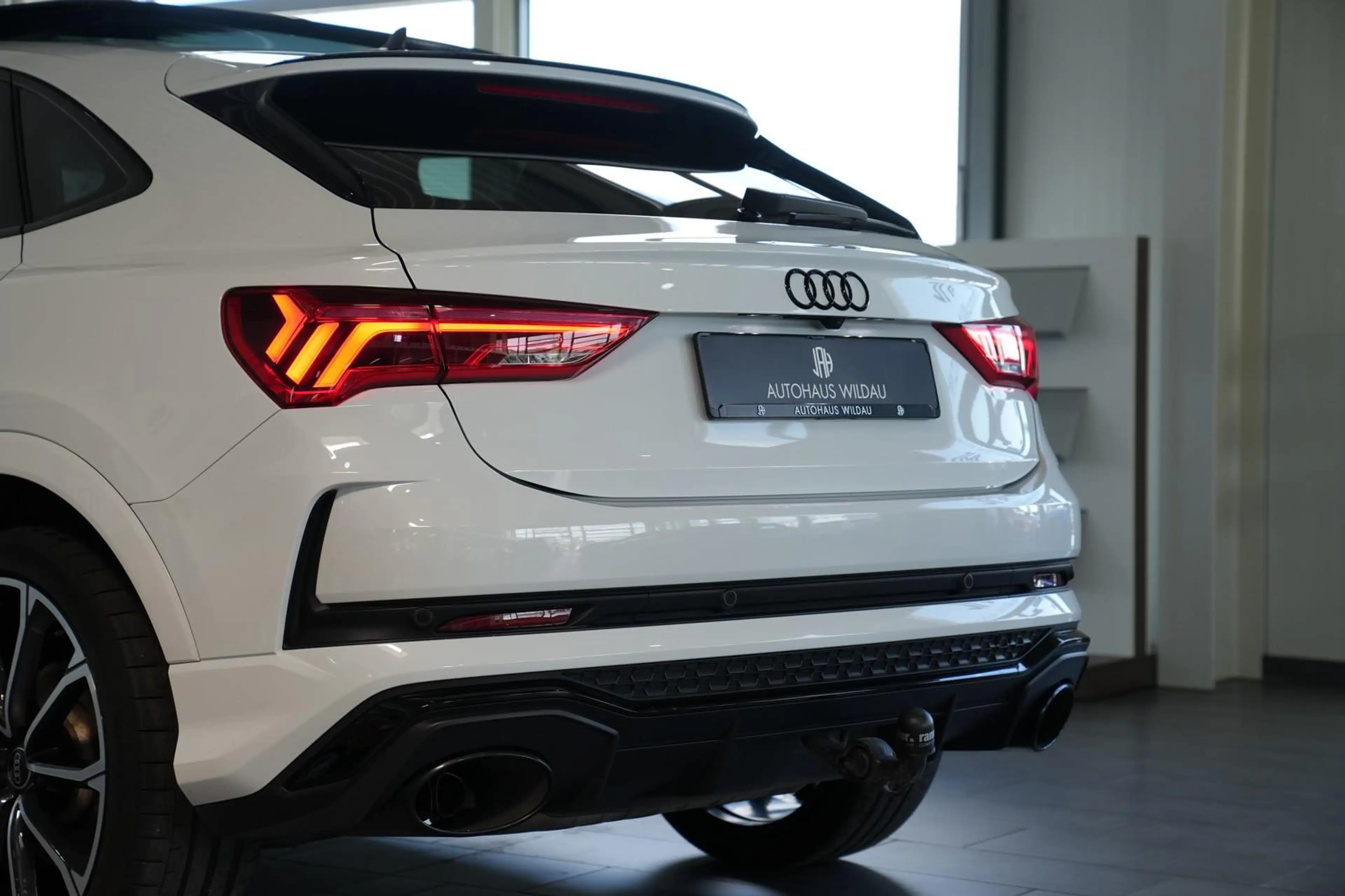 Audi RS Q3 Sportback 2.5 TFSI quattro *PANO*AHK*CERAMIC* — photo 14