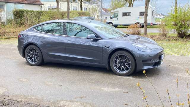 Imagine Tesla Model 3 Model 3 RWD Plus AHK, Alu, Metallic