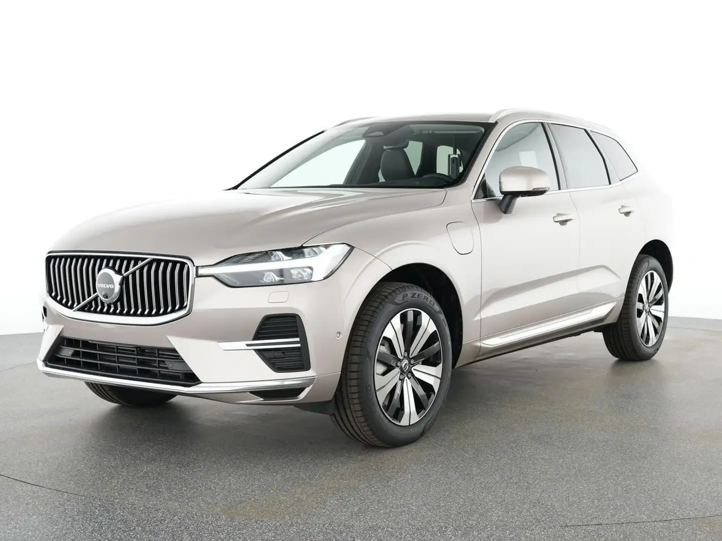 Volvo XC60 T6 Plus Bright Recharge Plug-In Hybrid AWD - 2