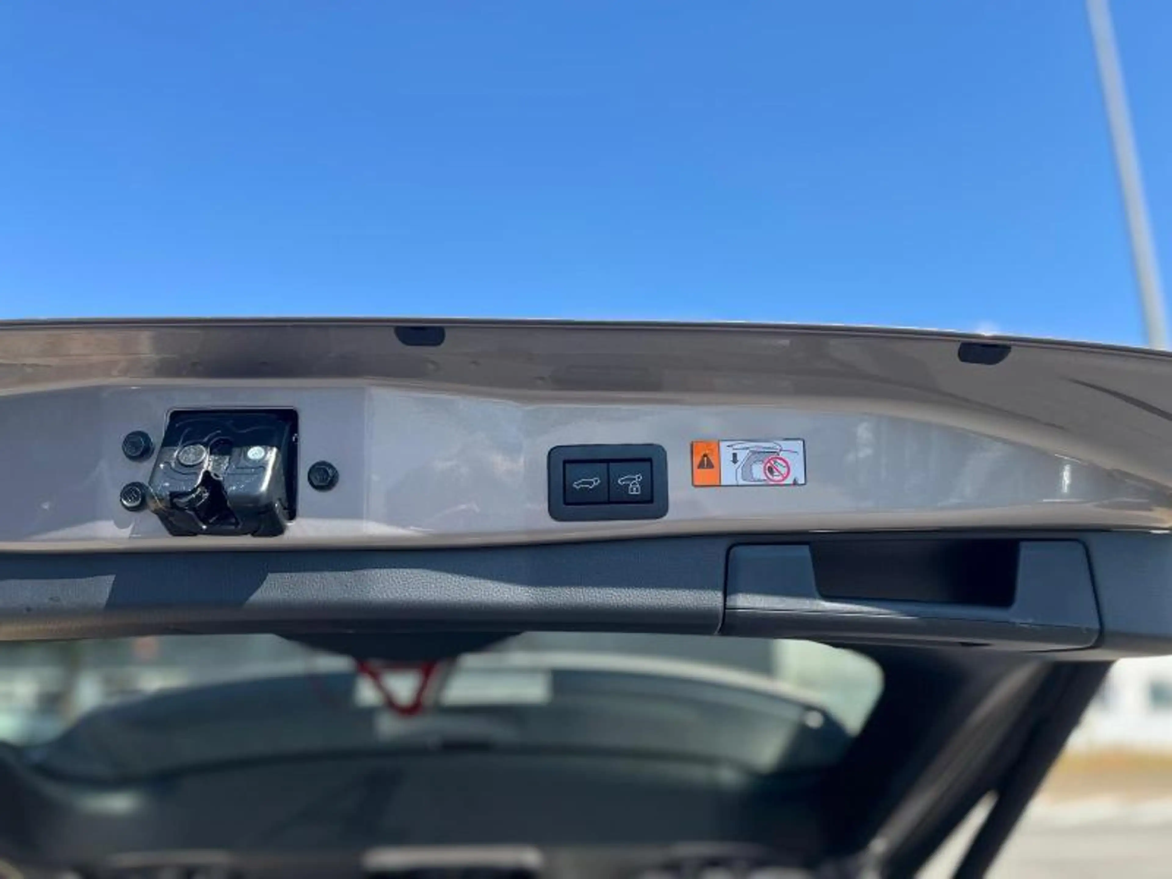 Toyota RAV 4 2.5 HYB CVT PREMIUM AWD — photo 9