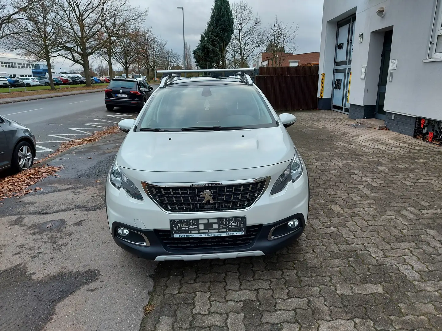 Peugeot 2008 2008+AUTOMATiK* PANO* NAVI* SiTZHEiZUNG Weiß - 2