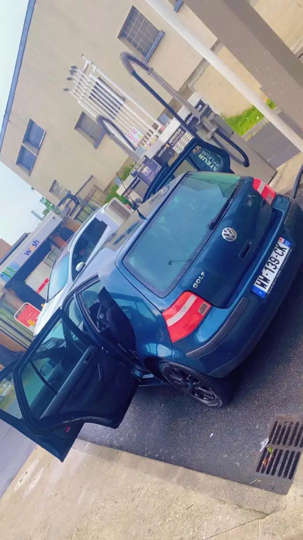 Volkswagen Golf 1.6 16S FSI Carat - 1