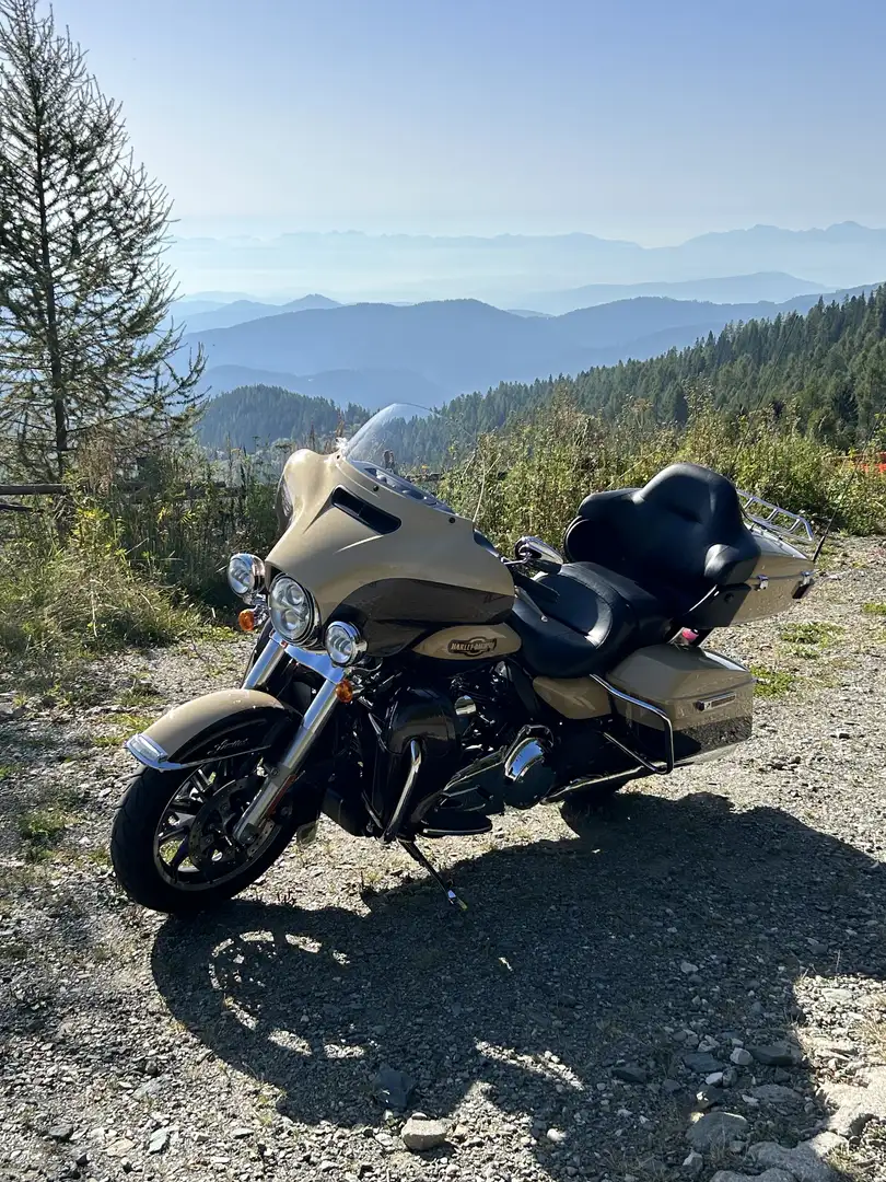 Harley-Davidson Electra Glide FLHTK Ultra Limited Amarillo - 1