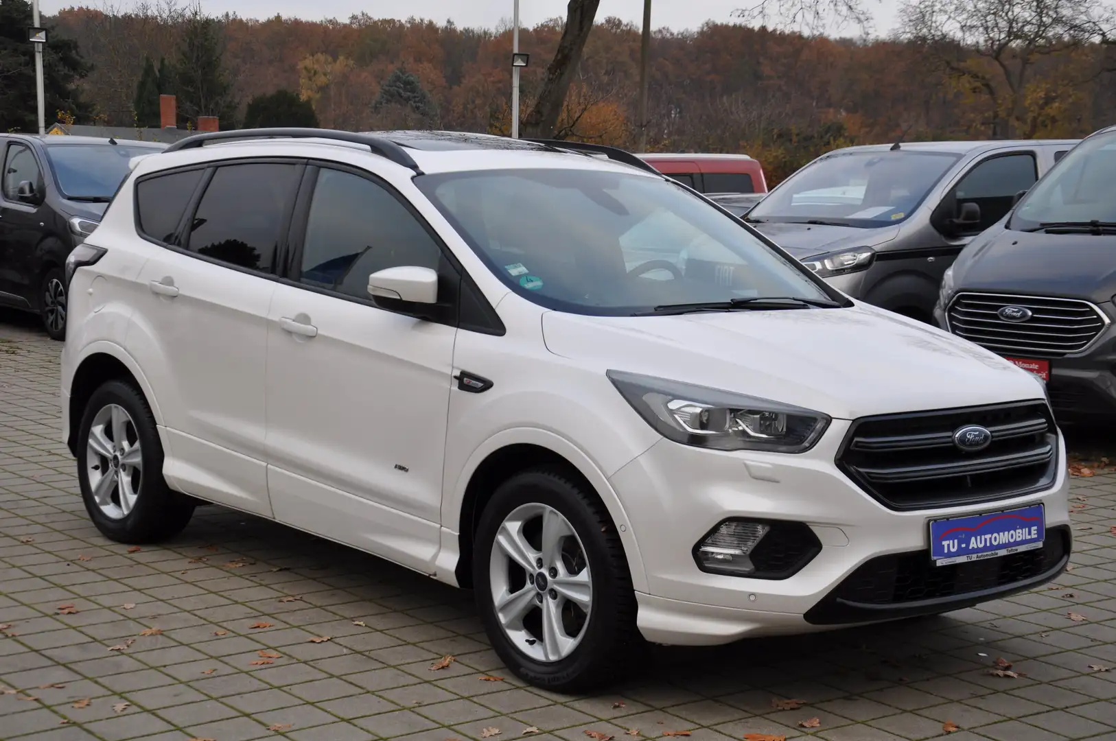 Ford Kuga 4X4 ST-Line Aut. STANDHZ-AHK-PANO-XENON-CAM-1.HAND Blanc - 1
