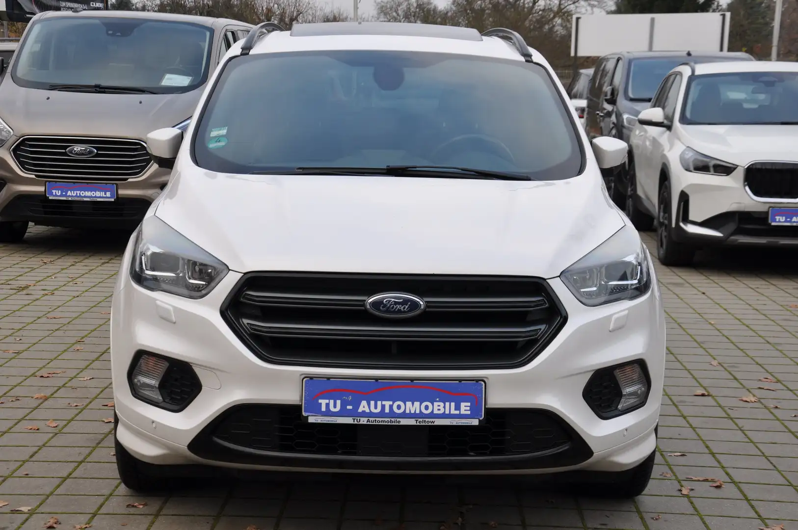 Ford Kuga 4X4 ST-Line Aut. STANDHZ-AHK-PANO-XENON-CAM-1.HAND Blanc - 2
