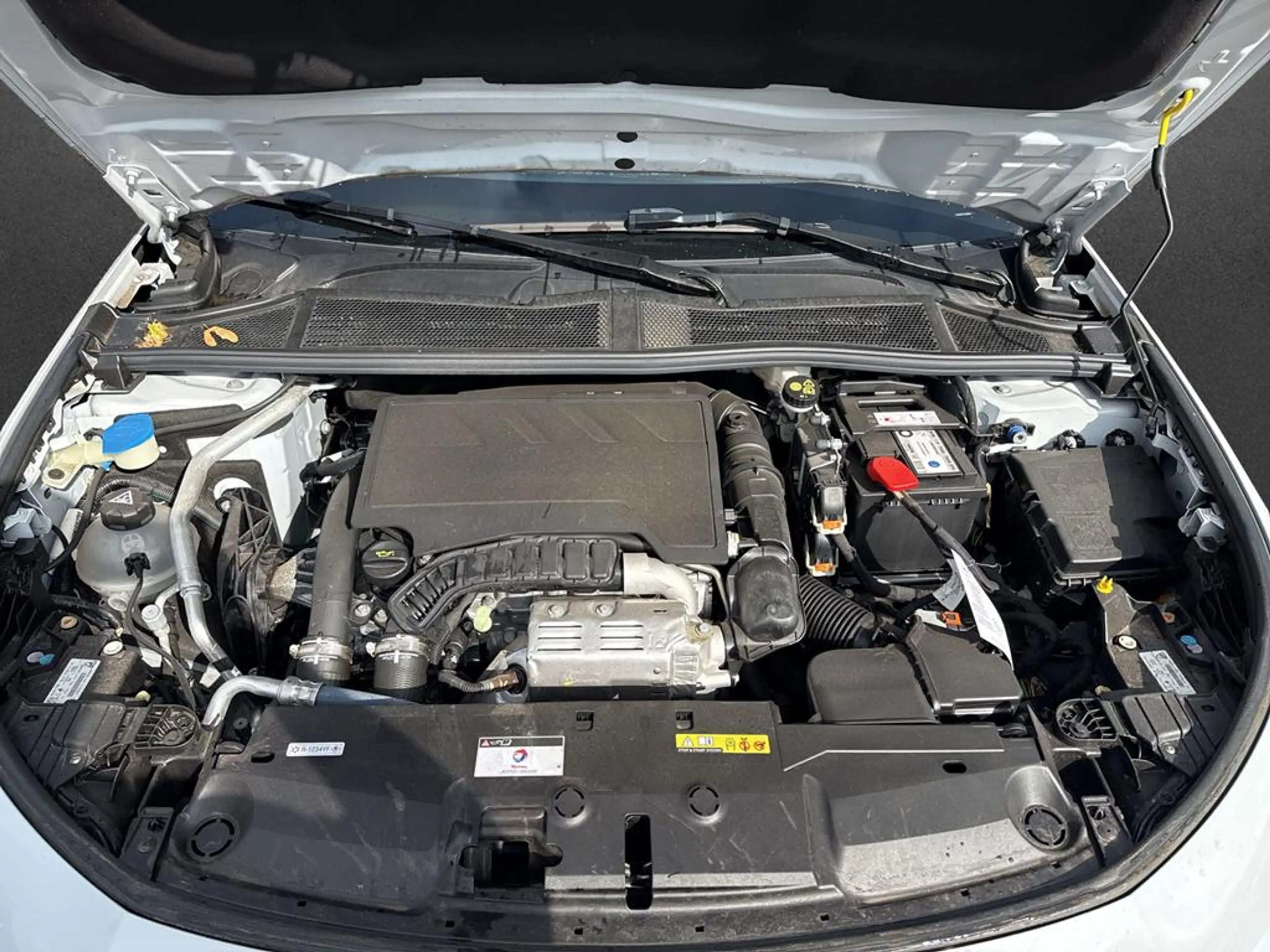 Peugeot 308 1.2 PureTech 130 GT — photo 5