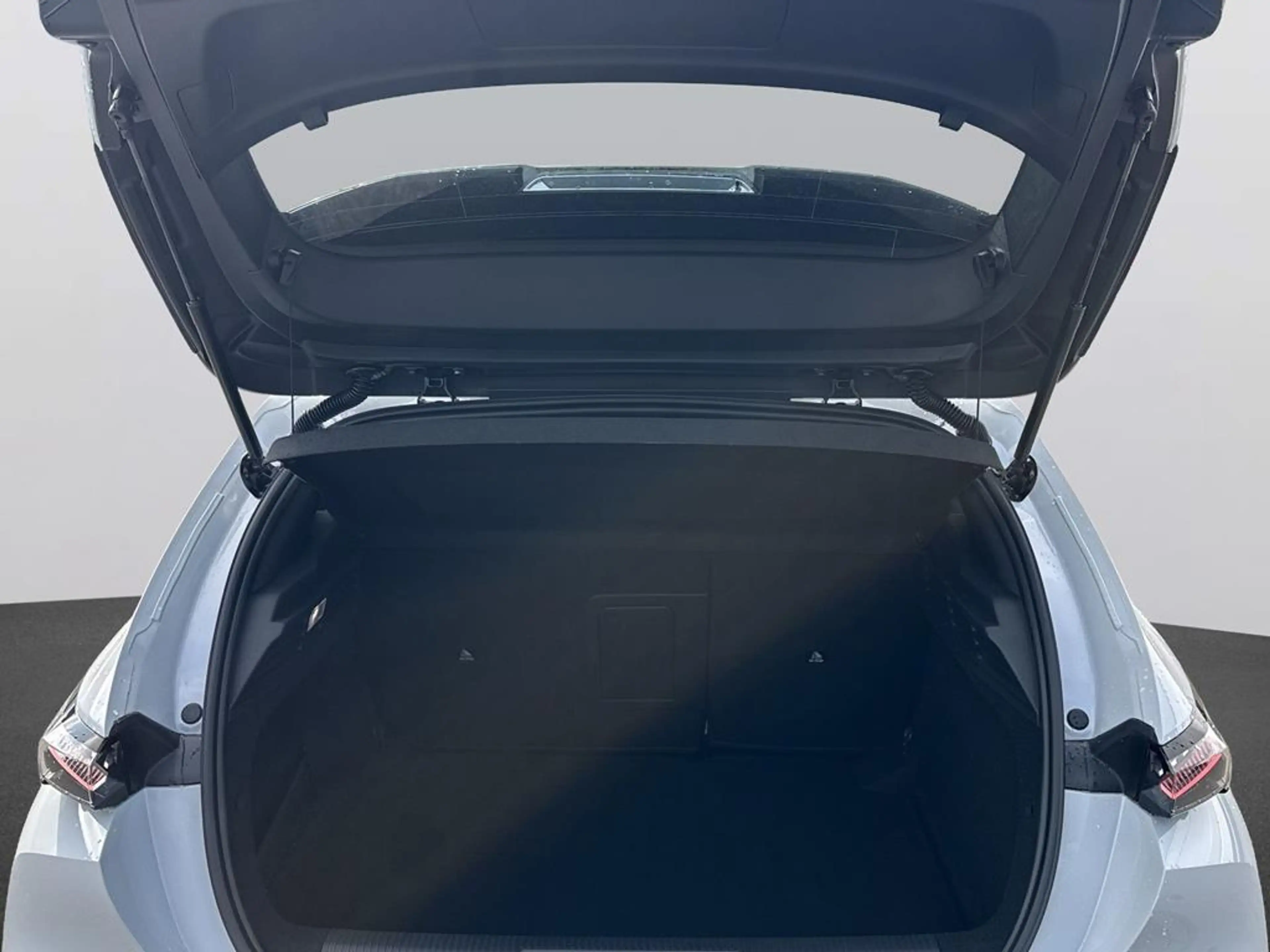 Peugeot 308 1.2 PureTech 130 GT — photo 8