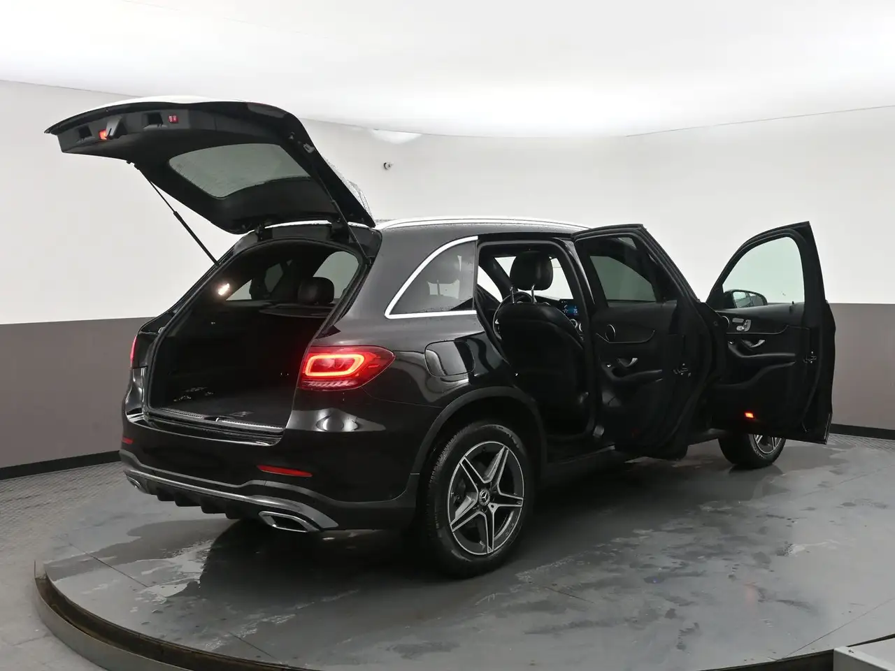 Mercedes-Benz GLC снимка Mercedes-Benz GLC