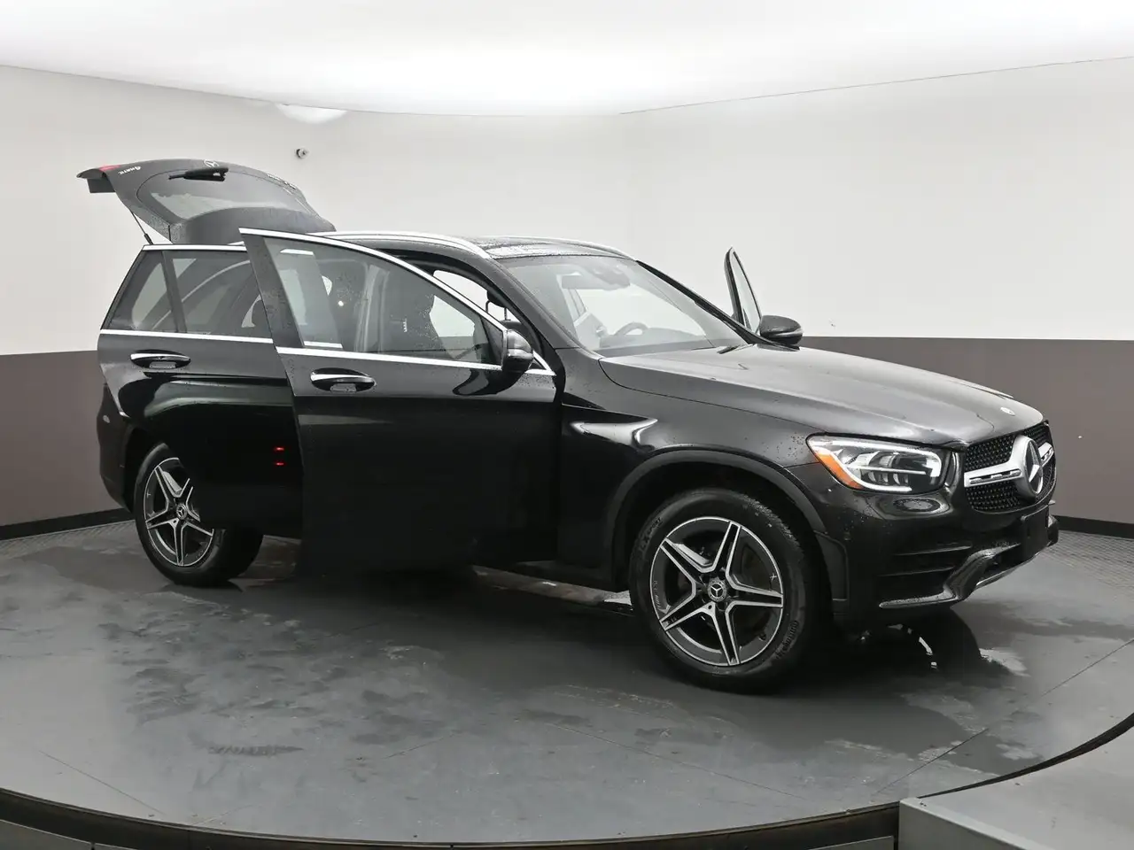 Mercedes-Benz GLC снимка Mercedes-Benz GLC