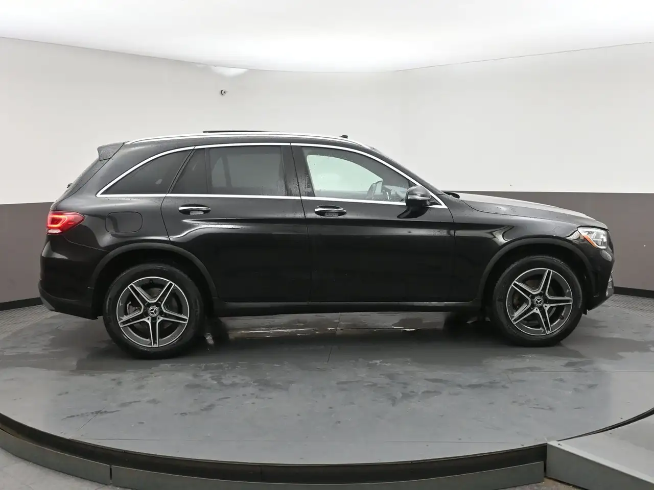 Mercedes-Benz GLC снимка Mercedes-Benz GLC