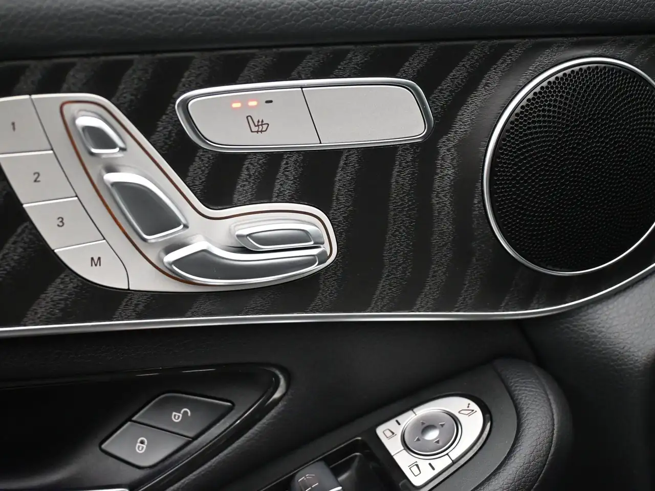 Mercedes-Benz GLC снимка Mercedes-Benz GLC