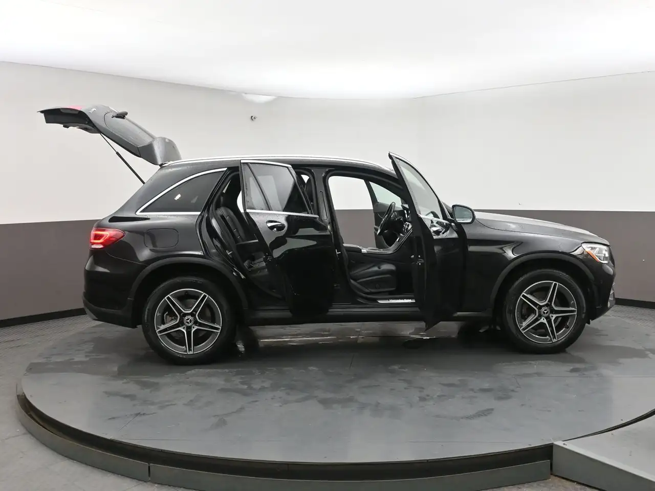 Mercedes-Benz GLC снимка Mercedes-Benz GLC