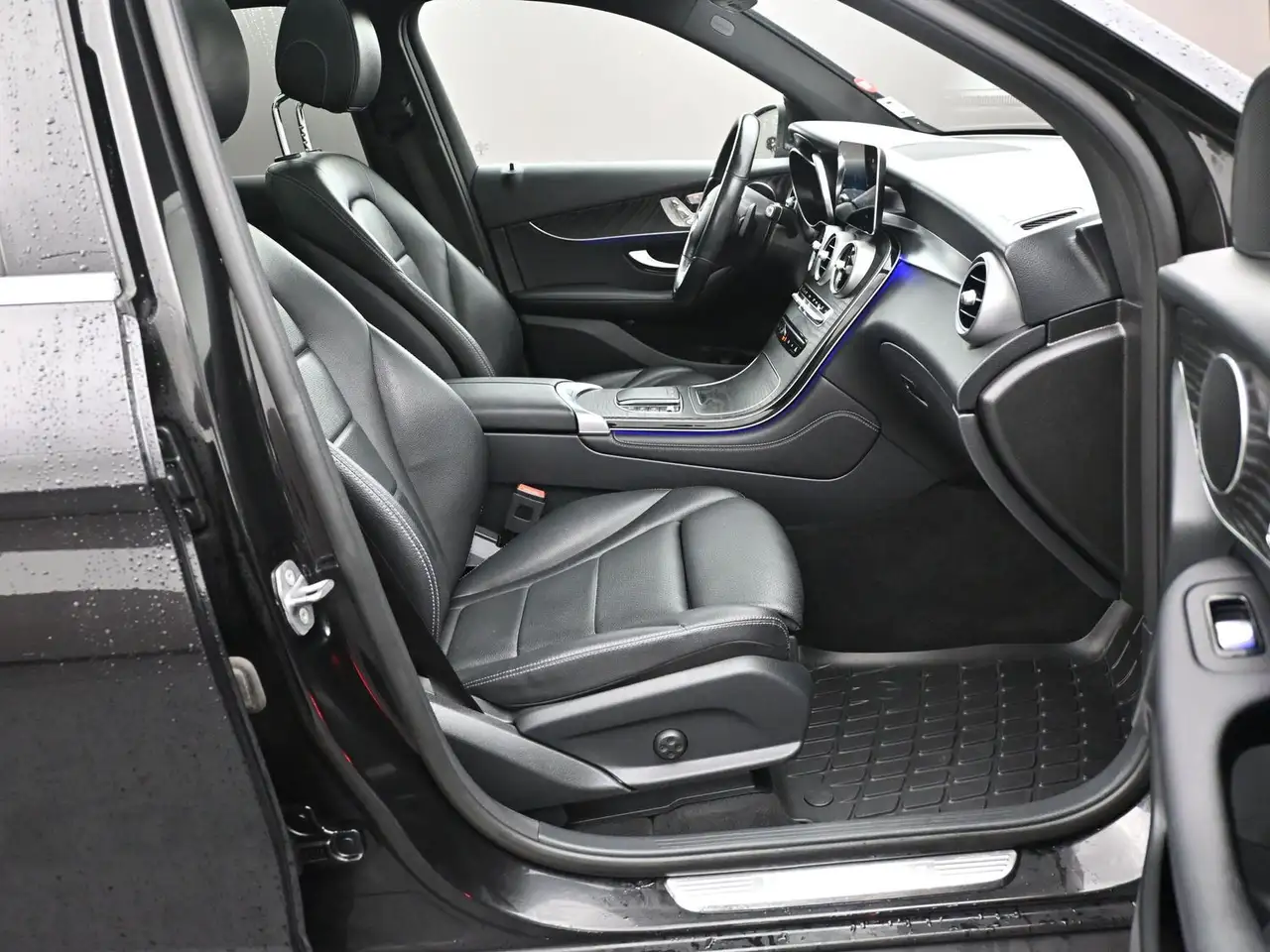 Mercedes-Benz GLC снимка Mercedes-Benz GLC
