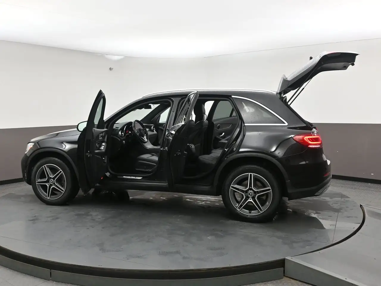 Mercedes-Benz GLC снимка Mercedes-Benz GLC