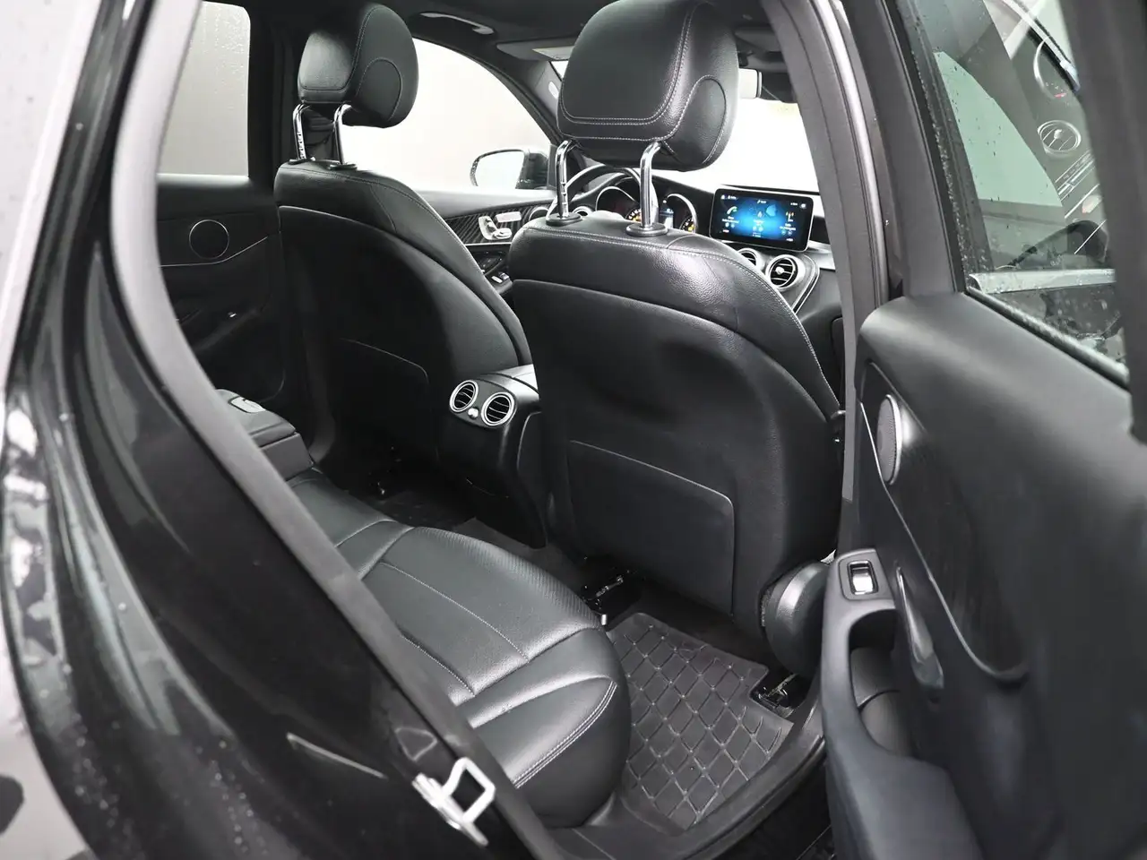 Mercedes-Benz GLC снимка Mercedes-Benz GLC
