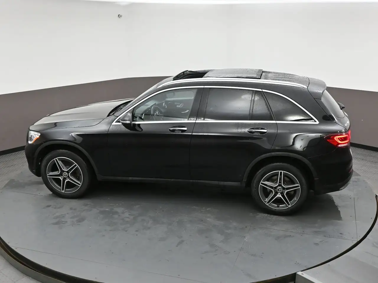 Mercedes-Benz GLC снимка Mercedes-Benz GLC