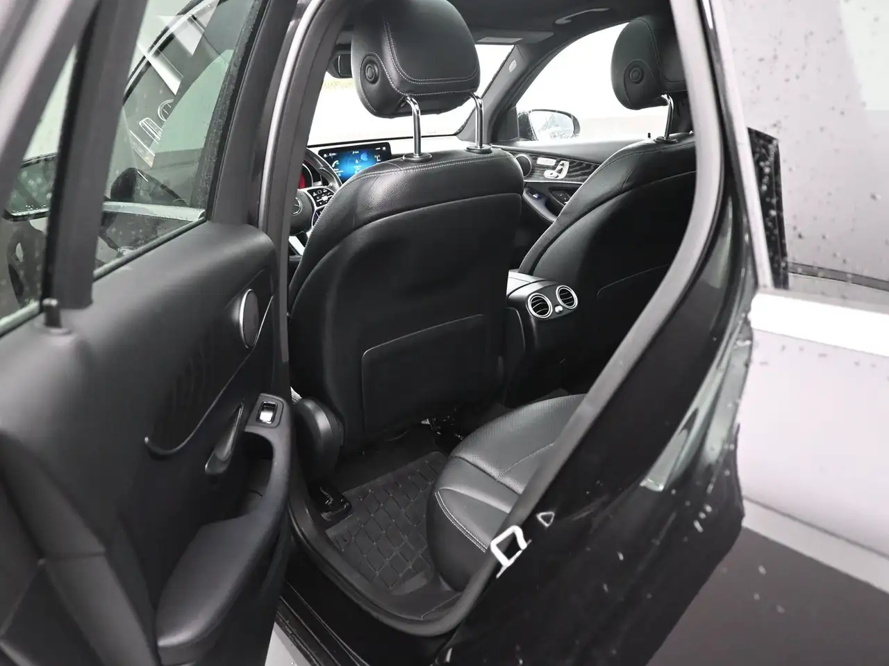 Mercedes-Benz GLC снимка Mercedes-Benz GLC