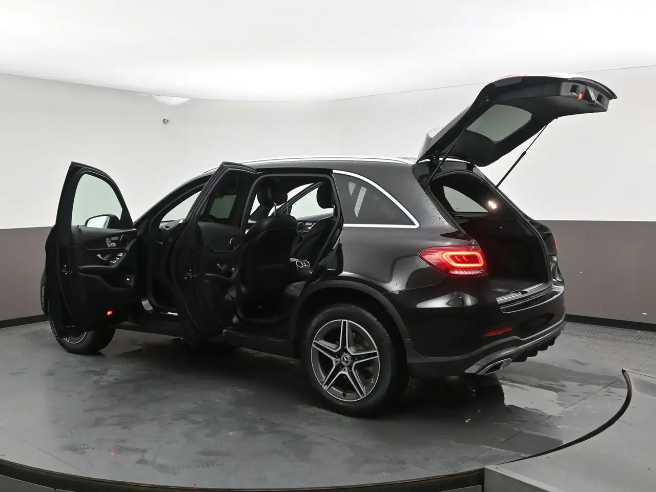 Mercedes-Benz GLC снимка Mercedes-Benz GLC