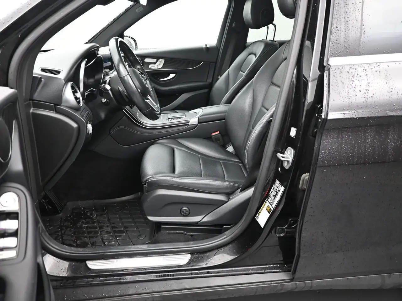 Mercedes-Benz GLC снимка Mercedes-Benz GLC