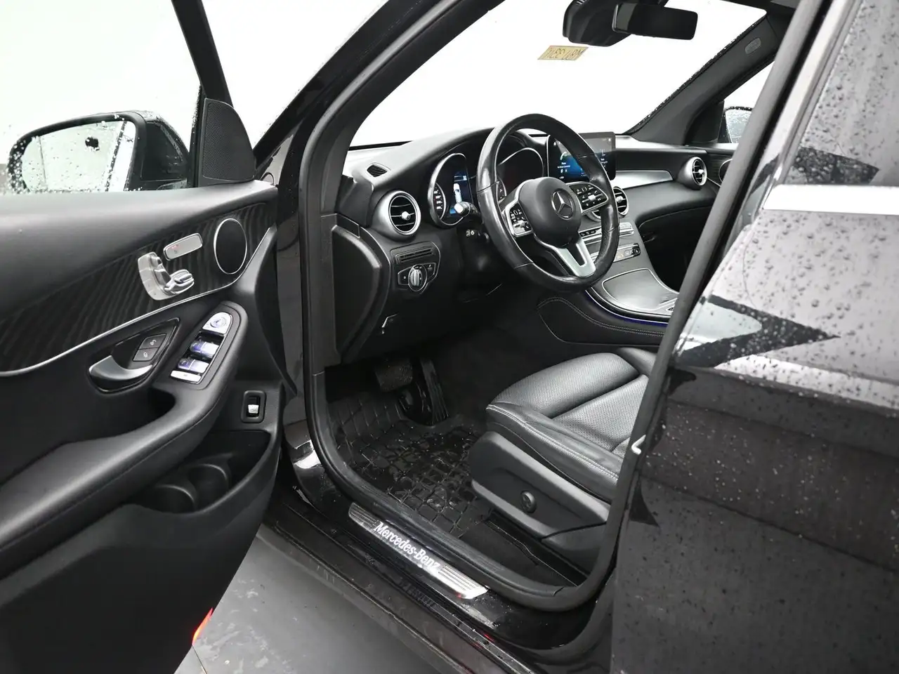 Mercedes-Benz GLC снимка Mercedes-Benz GLC