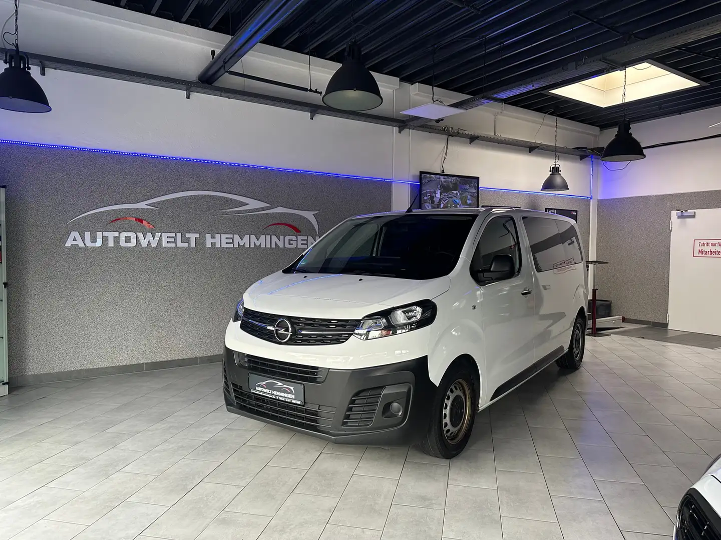Opel Vivaro M 1.5 (L2)*9 Sitzer*12M.Garantie*Finanzierung* Weiß - 1