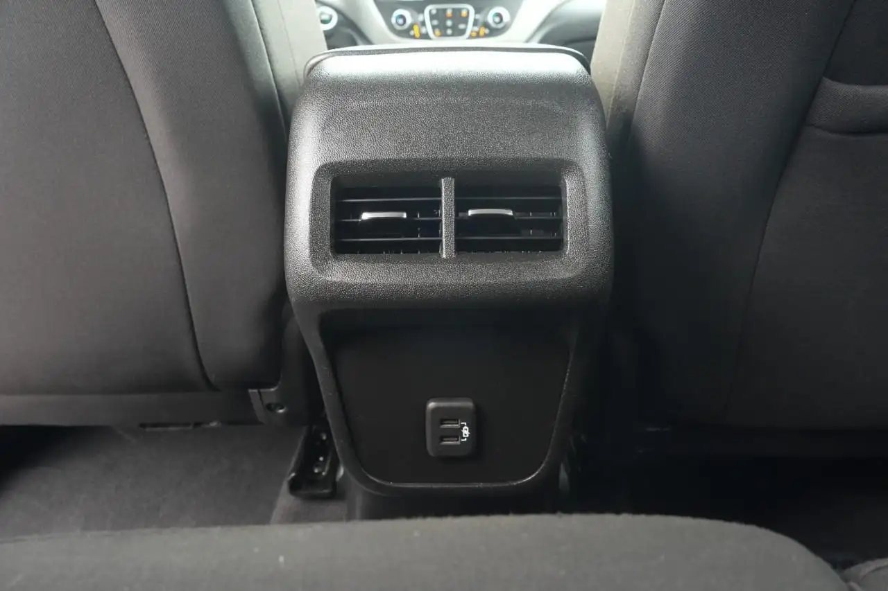 Chevrolet Equinox снимка Chevrolet Equinox